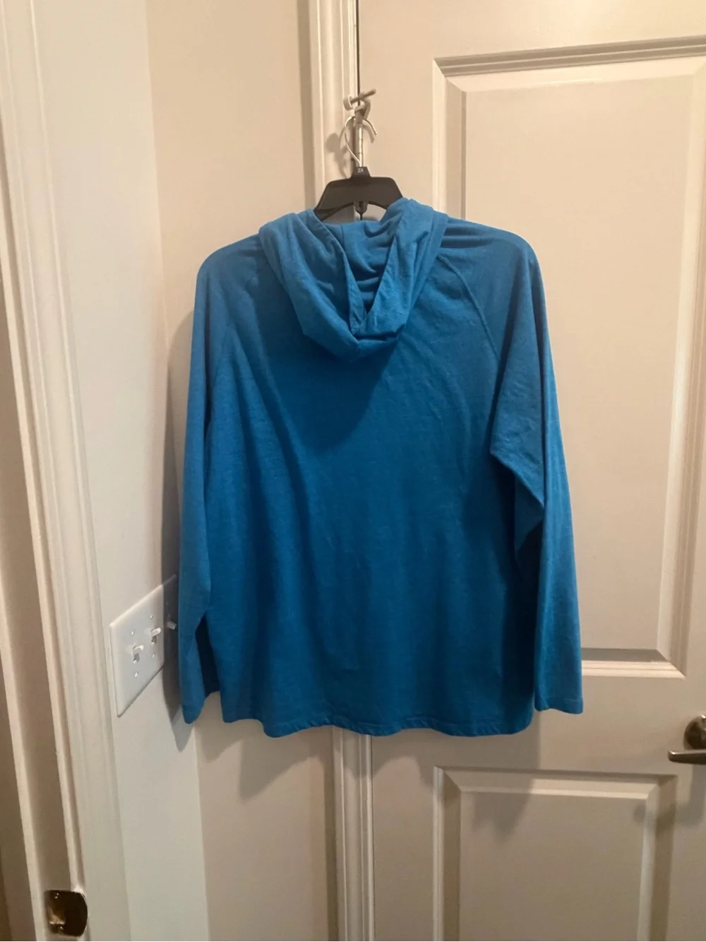 Men’s XL Northface Blue Hoodie Pullover T-shirt with Front Pocket